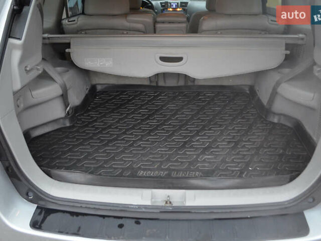 Серый Тойота Хайлендер, объемом двигателя 3.5 л и пробегом 221 тыс. км за 11500 $, фото 27 на Automoto.ua