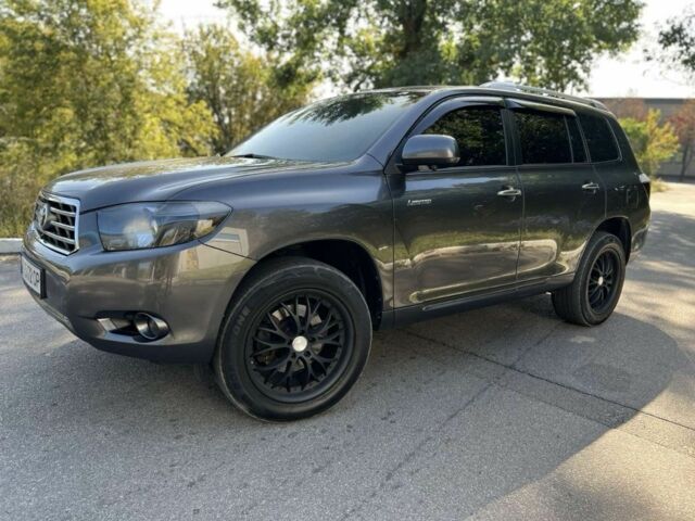 Тойота Хайлендер 2008 в Днепре (Днепропетровске) на Automoto.ua Серый Тойота Хайлендер, объемом двигателя 3.5 л и пробегом 195 тыс. км за 10300 $, фото 1 на Automoto.ua