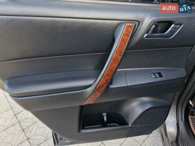 Серый Тойота Хайлендер, объемом двигателя 3.5 л и пробегом 272 тыс. км за 16999 $, фото 13 на Automoto.ua