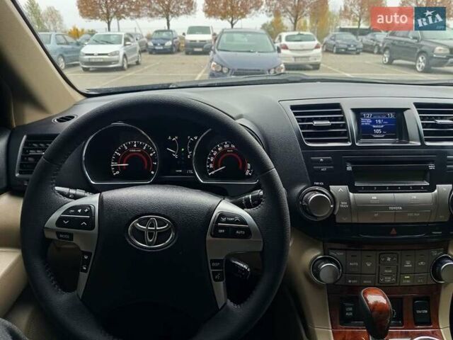 Сірий Тойота Хайлендер, об'ємом двигуна 3.46 л та пробігом 202 тис. км за 13000 $, фото 16 на Automoto.ua