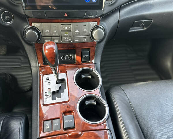 Серый Тойота Хайлендер, объемом двигателя 3.46 л и пробегом 290 тыс. км за 14999 $, фото 41 на Automoto.ua