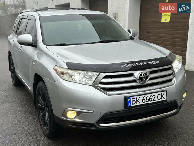 Серый Тойота Хайлендер, объемом двигателя 3.46 л и пробегом 290 тыс. км за 14999 $, фото 1 на Automoto.ua