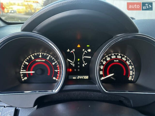 Серый Тойота Хайлендер, объемом двигателя 3.5 л и пробегом 244 тыс. км за 14000 $, фото 30 на Automoto.ua