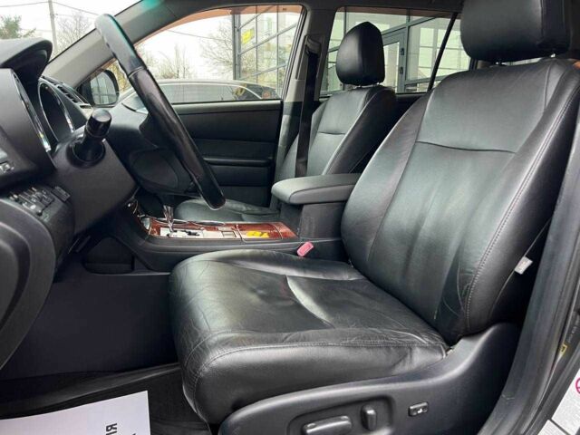 Сірий Тойота Хайлендер, об'ємом двигуна 3.5 л та пробігом 247 тис. км за 1790 $, фото 9 на Automoto.ua