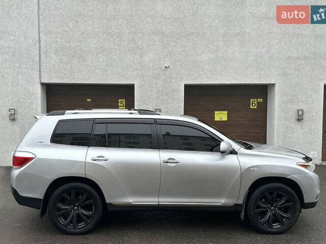 Серый Тойота Хайлендер, объемом двигателя 3.46 л и пробегом 290 тыс. км за 14999 $, фото 4 на Automoto.ua