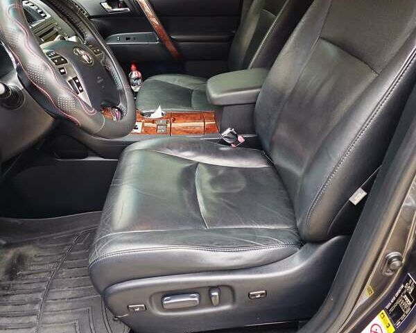 Сірий Тойота Хайлендер, об'ємом двигуна 3.5 л та пробігом 154 тис. км за 20400 $, фото 3 на Automoto.ua