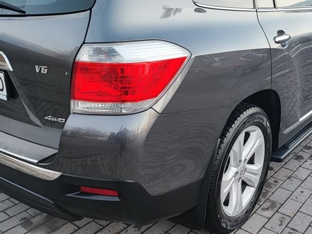 Сірий Тойота Хайлендер, об'ємом двигуна 2.2 л та пробігом 275 тис. км за 18300 $, фото 9 на Automoto.ua