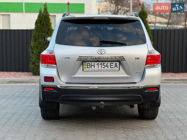 Серый Тойота Хайлендер, объемом двигателя 3.46 л и пробегом 206 тыс. км за 13800 $, фото 9 на Automoto.ua