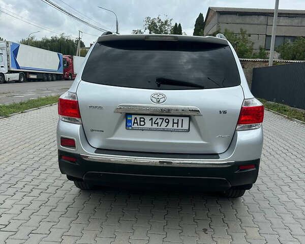 Сірий Тойота Хайлендер, об'ємом двигуна 3.46 л та пробігом 170 тис. км за 14800 $, фото 4 на Automoto.ua