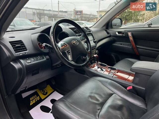 Сірий Тойота Хайлендер, об'ємом двигуна 3.46 л та пробігом 247 тис. км за 17900 $, фото 10 на Automoto.ua