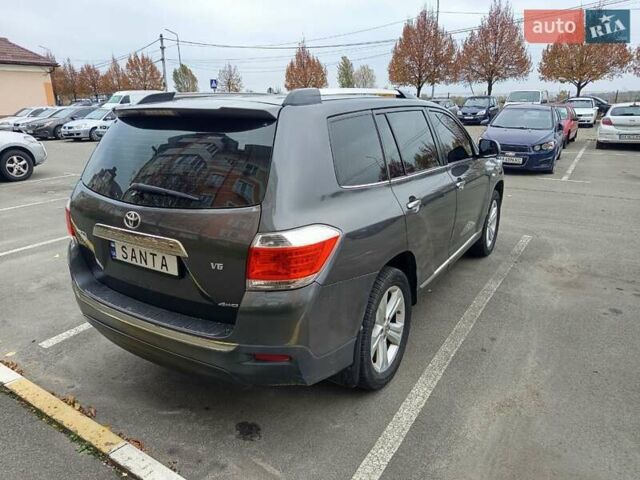 Сірий Тойота Хайлендер, об'ємом двигуна 3.46 л та пробігом 202 тис. км за 13000 $, фото 8 на Automoto.ua