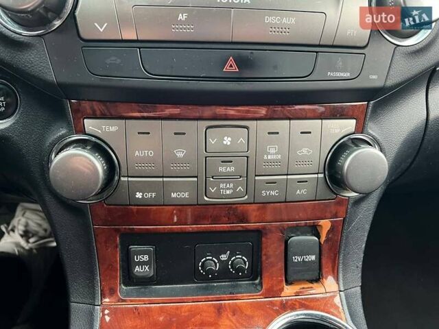 Серый Тойота Хайлендер, объемом двигателя 3.46 л и пробегом 235 тыс. км за 18490 $, фото 19 на Automoto.ua