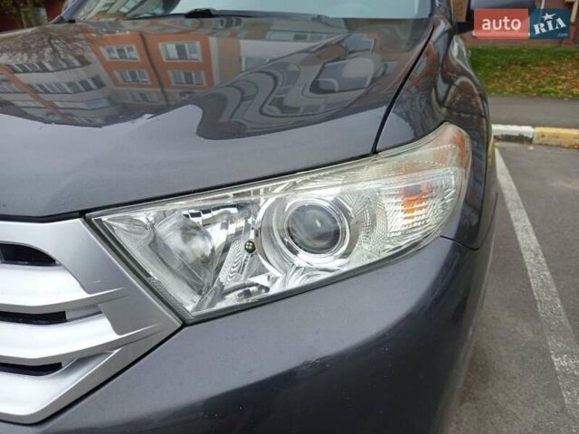 Сірий Тойота Хайлендер, об'ємом двигуна 3.46 л та пробігом 202 тис. км за 13000 $, фото 6 на Automoto.ua