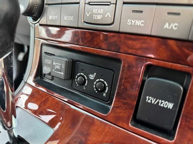 Серый Тойота Хайлендер, объемом двигателя 3.5 л и пробегом 206 тыс. км за 13800 $, фото 19 на Automoto.ua