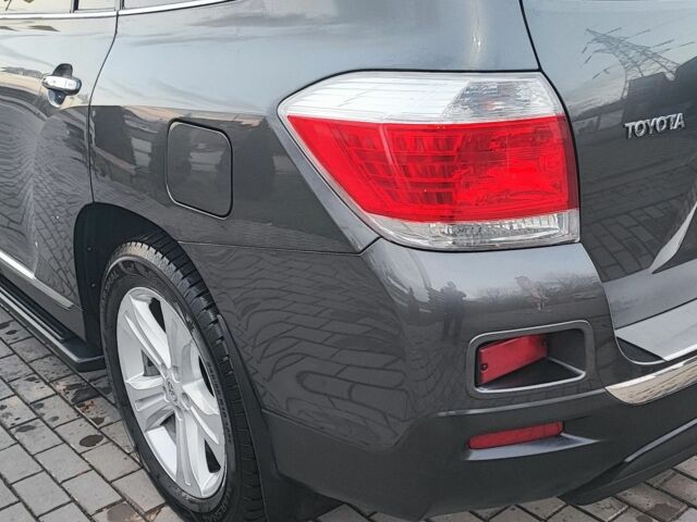 Сірий Тойота Хайлендер, об'ємом двигуна 2.2 л та пробігом 275 тис. км за 18300 $, фото 8 на Automoto.ua