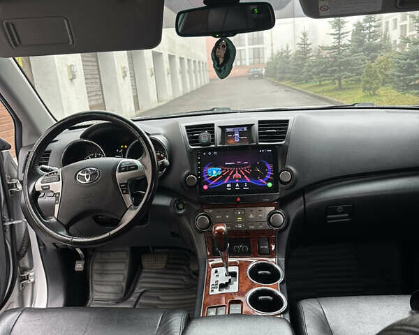 Серый Тойота Хайлендер, объемом двигателя 3.46 л и пробегом 290 тыс. км за 14999 $, фото 38 на Automoto.ua