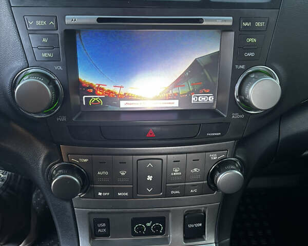 Серый Тойота Хайлендер, объемом двигателя 3.5 л и пробегом 244 тыс. км за 14000 $, фото 31 на Automoto.ua