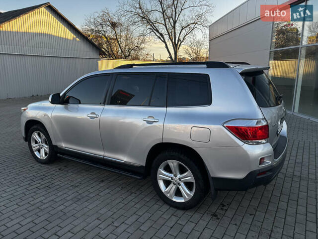 Серый Тойота Хайлендер, объемом двигателя 3.5 л и пробегом 244 тыс. км за 14000 $, фото 6 на Automoto.ua