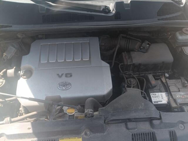 Сірий Тойота Хайлендер, об'ємом двигуна 3.5 л та пробігом 270 тис. км за 16500 $, фото 1 на Automoto.ua