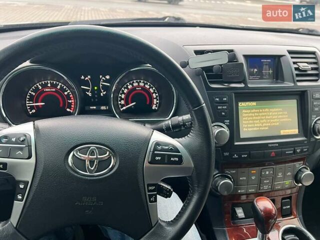 Серый Тойота Хайлендер, объемом двигателя 3.46 л и пробегом 252 тыс. км за 16900 $, фото 9 на Automoto.ua