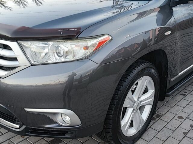 Сірий Тойота Хайлендер, об'ємом двигуна 2.2 л та пробігом 275 тис. км за 18300 $, фото 11 на Automoto.ua