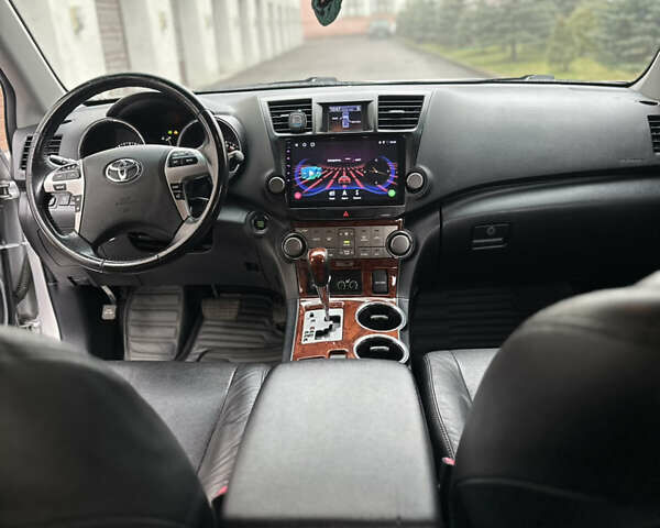 Серый Тойота Хайлендер, объемом двигателя 3.46 л и пробегом 290 тыс. км за 14999 $, фото 39 на Automoto.ua