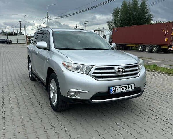 Сірий Тойота Хайлендер, об'ємом двигуна 3.46 л та пробігом 170 тис. км за 14800 $, фото 1 на Automoto.ua
