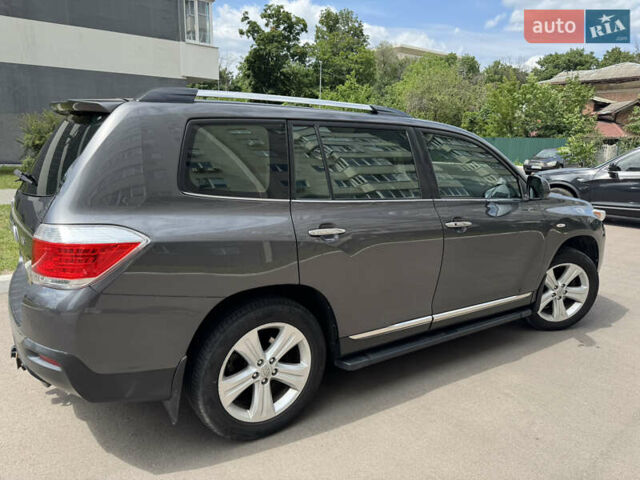 Серый Тойота Хайлендер, объемом двигателя 3.5 л и пробегом 140 тыс. км за 18500 $, фото 5 на Automoto.ua
