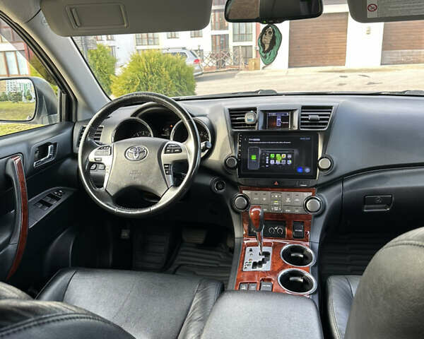 Серый Тойота Хайлендер, объемом двигателя 3.46 л и пробегом 290 тыс. км за 14999 $, фото 51 на Automoto.ua