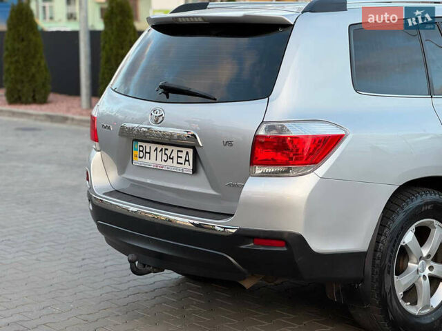 Серый Тойота Хайлендер, объемом двигателя 3.46 л и пробегом 206 тыс. км за 13800 $, фото 17 на Automoto.ua