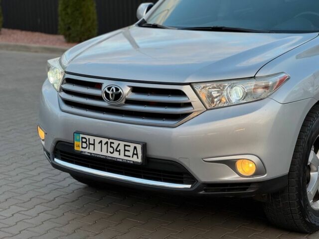 Серый Тойота Хайлендер, объемом двигателя 3.5 л и пробегом 206 тыс. км за 13800 $, фото 1 на Automoto.ua