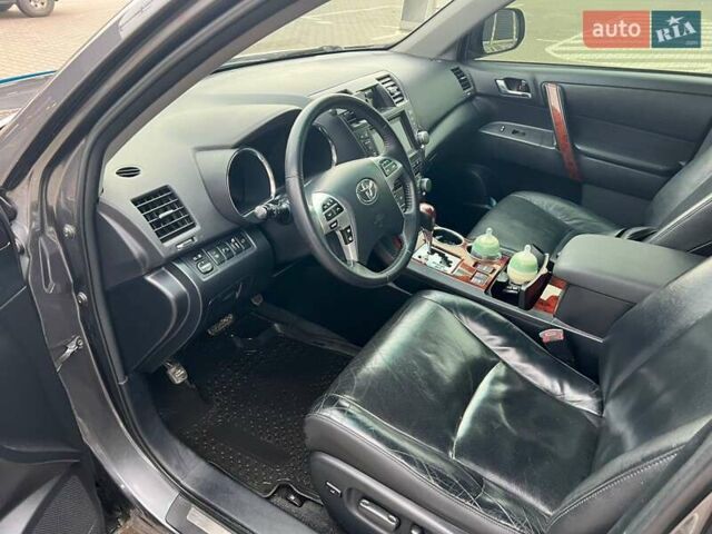 Серый Тойота Хайлендер, объемом двигателя 3.46 л и пробегом 252 тыс. км за 16900 $, фото 13 на Automoto.ua
