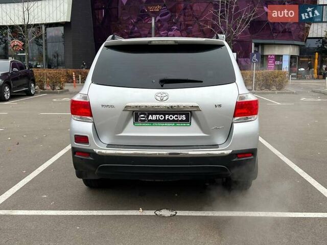 Серый Тойота Хайлендер, объемом двигателя 3.46 л и пробегом 235 тыс. км за 18490 $, фото 5 на Automoto.ua