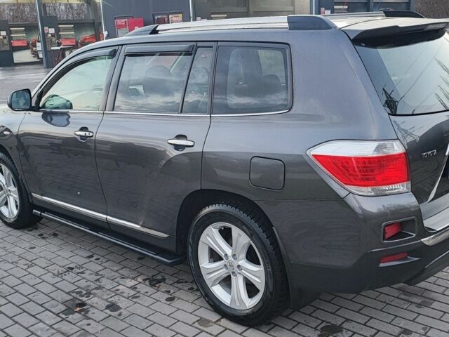 Сірий Тойота Хайлендер, об'ємом двигуна 2.2 л та пробігом 275 тис. км за 18300 $, фото 7 на Automoto.ua