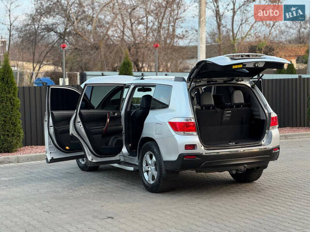 Серый Тойота Хайлендер, объемом двигателя 3.46 л и пробегом 206 тыс. км за 13800 $, фото 21 на Automoto.ua