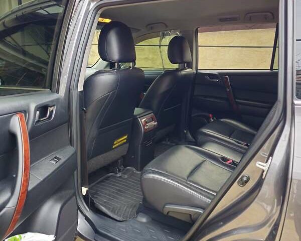 Сірий Тойота Хайлендер, об'ємом двигуна 3.5 л та пробігом 154 тис. км за 20400 $, фото 10 на Automoto.ua