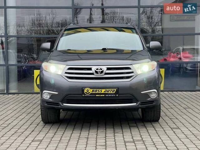 Сірий Тойота Хайлендер, об'ємом двигуна 3.46 л та пробігом 247 тис. км за 17900 $, фото 1 на Automoto.ua