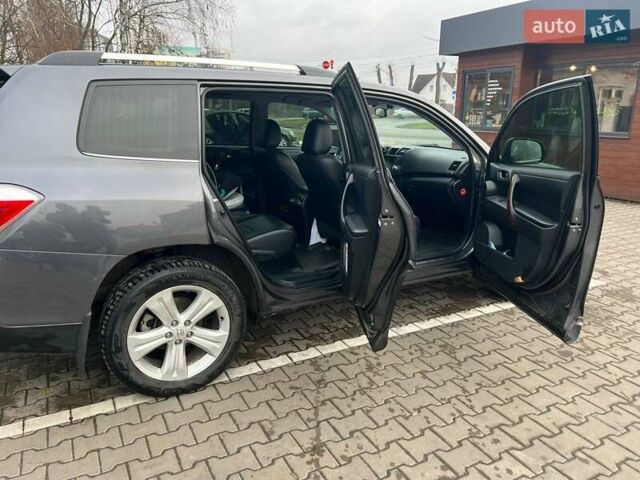 Серый Тойота Хайлендер, объемом двигателя 3.46 л и пробегом 252 тыс. км за 16900 $, фото 15 на Automoto.ua