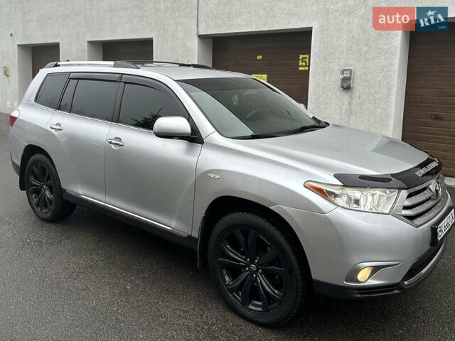 Серый Тойота Хайлендер, объемом двигателя 3.46 л и пробегом 290 тыс. км за 14999 $, фото 3 на Automoto.ua