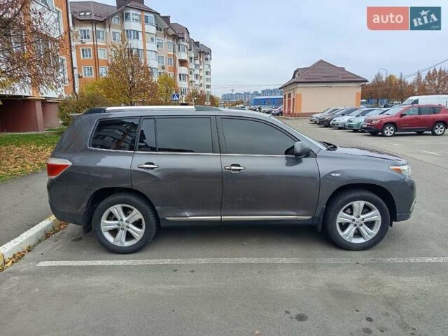 Сірий Тойота Хайлендер, об'ємом двигуна 3.46 л та пробігом 202 тис. км за 13000 $, фото 7 на Automoto.ua