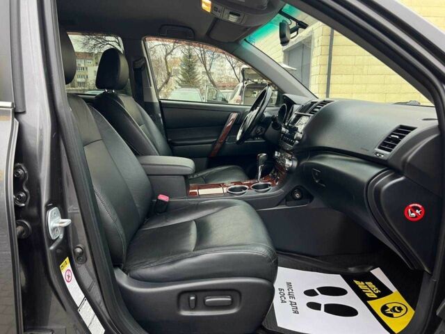 Сірий Тойота Хайлендер, об'ємом двигуна 3.5 л та пробігом 247 тис. км за 1790 $, фото 21 на Automoto.ua