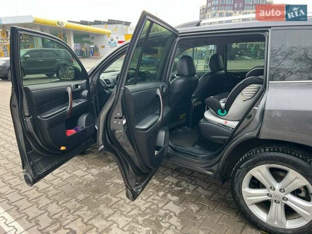 Серый Тойота Хайлендер, объемом двигателя 3.46 л и пробегом 252 тыс. км за 16900 $, фото 12 на Automoto.ua