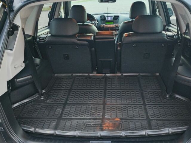 Сірий Тойота Хайлендер, об'ємом двигуна 2.2 л та пробігом 275 тис. км за 18300 $, фото 21 на Automoto.ua