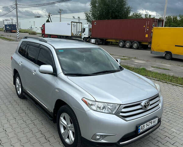 Сірий Тойота Хайлендер, об'ємом двигуна 3.46 л та пробігом 170 тис. км за 14800 $, фото 10 на Automoto.ua