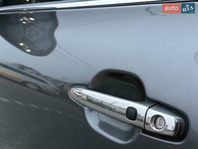 Серый Тойота Хайлендер, объемом двигателя 3.46 л и пробегом 205 тыс. км за 12700 $, фото 1 на Automoto.ua