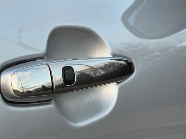 Серый Тойота Хайлендер, объемом двигателя 3.5 л и пробегом 206 тыс. км за 13800 $, фото 7 на Automoto.ua