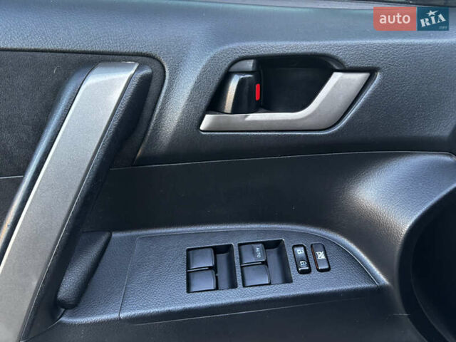 Серый Тойота Хайлендер, объемом двигателя 3.5 л и пробегом 244 тыс. км за 14000 $, фото 28 на Automoto.ua