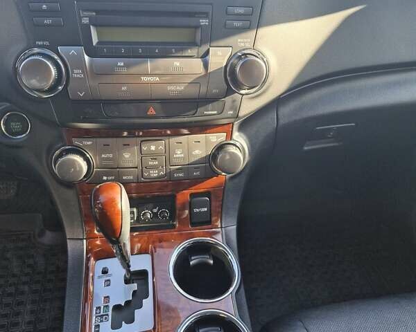 Серый Тойота Хайлендер, объемом двигателя 3.46 л и пробегом 164 тыс. км за 21000 $, фото 6 на Automoto.ua