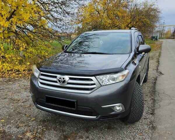 Сірий Тойота Хайлендер, об'ємом двигуна 3.5 л та пробігом 154 тис. км за 20400 $, фото 13 на Automoto.ua