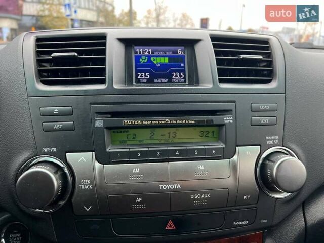 Серый Тойота Хайлендер, объемом двигателя 3.46 л и пробегом 235 тыс. км за 18490 $, фото 20 на Automoto.ua